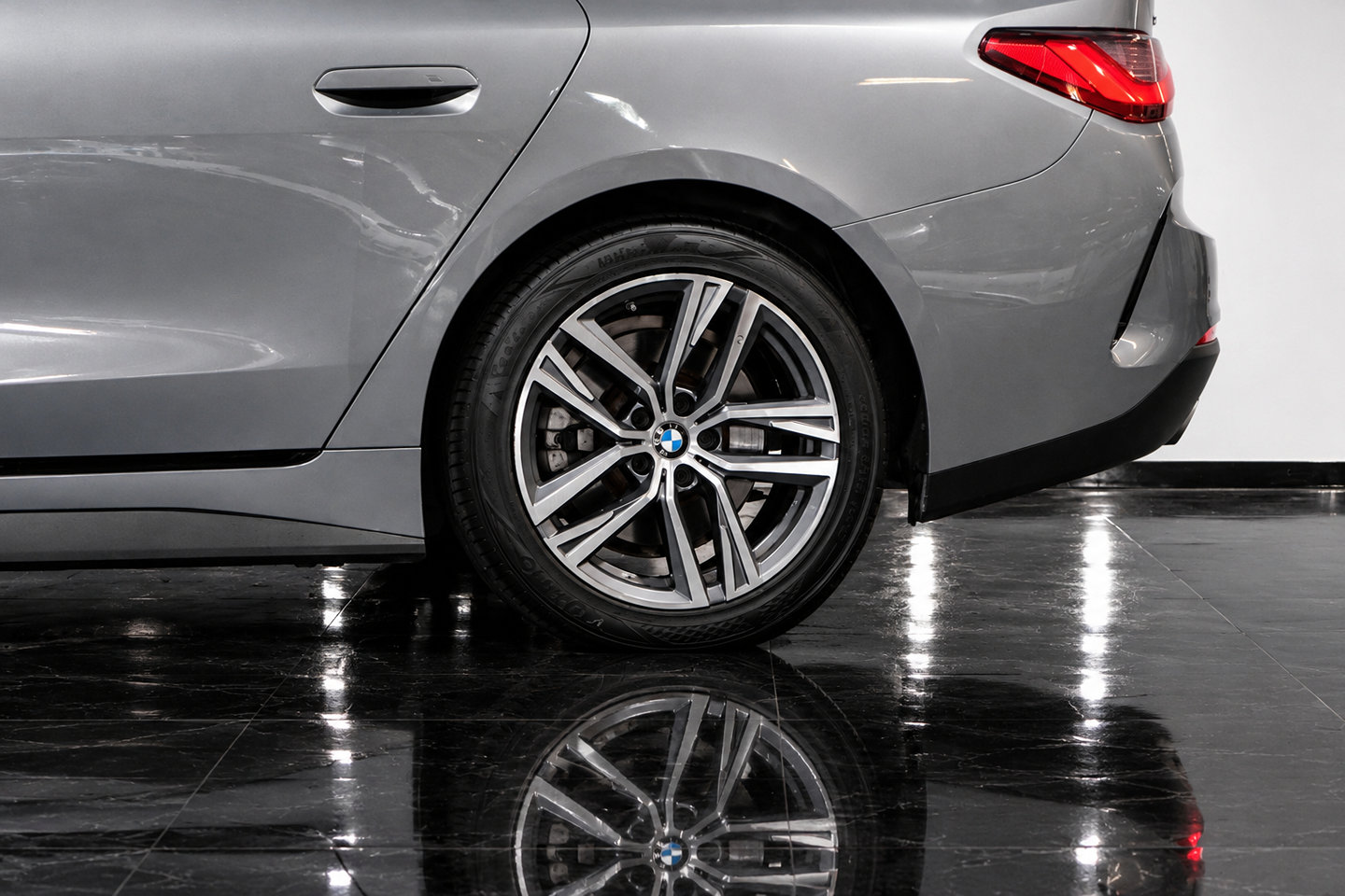 Photo 10 of this BMW 4 Series