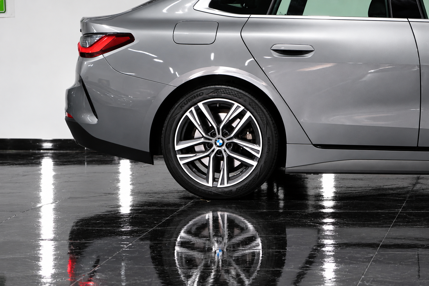 Photo 12 of this BMW 4 Series
