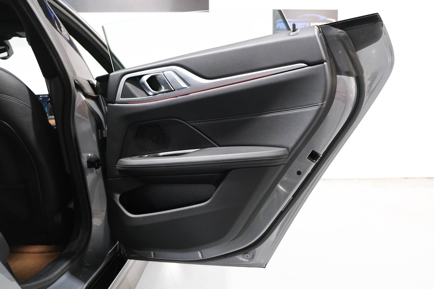 Photo 26 of this BMW 4 Series