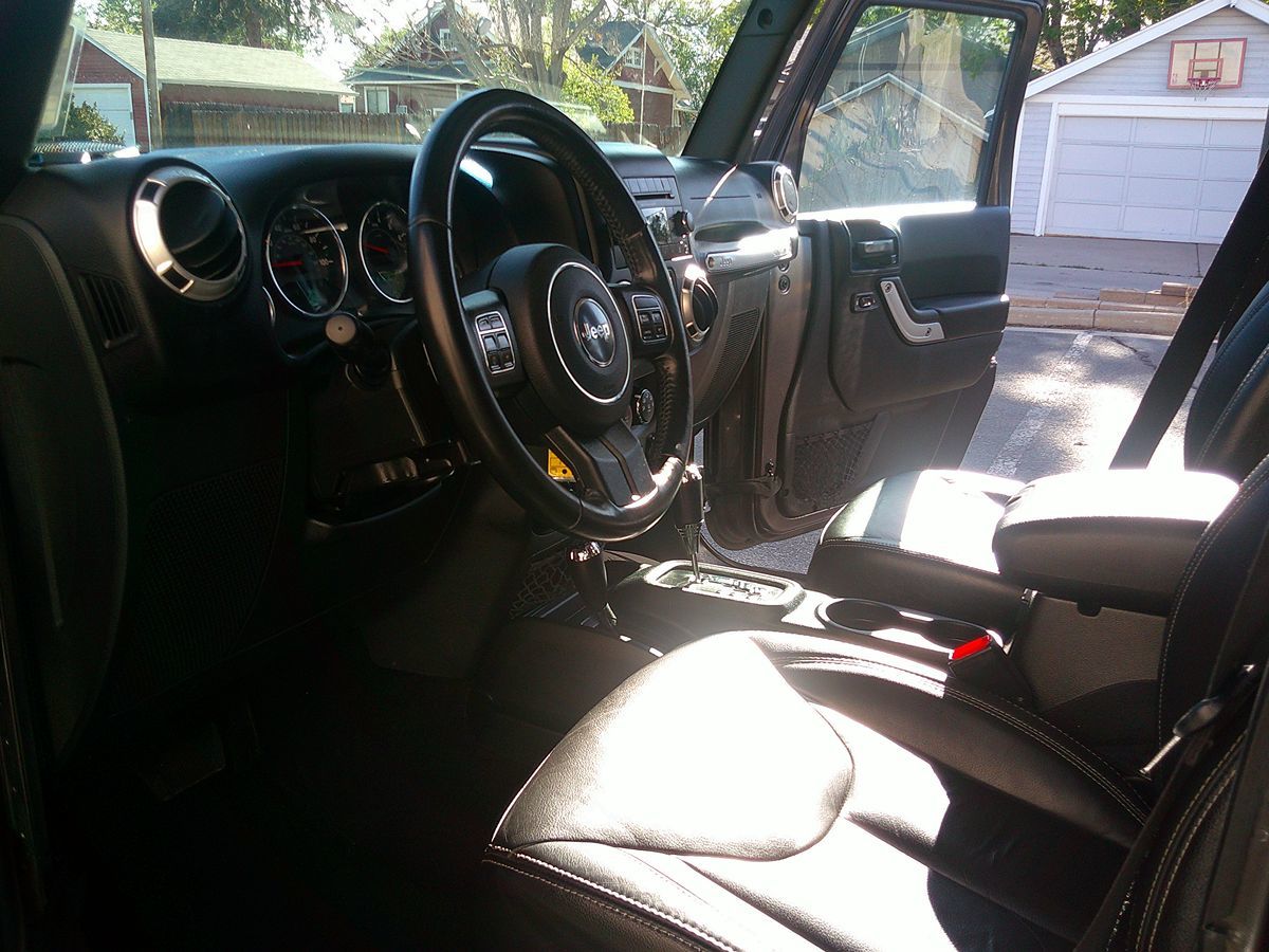 2017 Jeep Wrangler Unlimited Sahara - Photo 8
