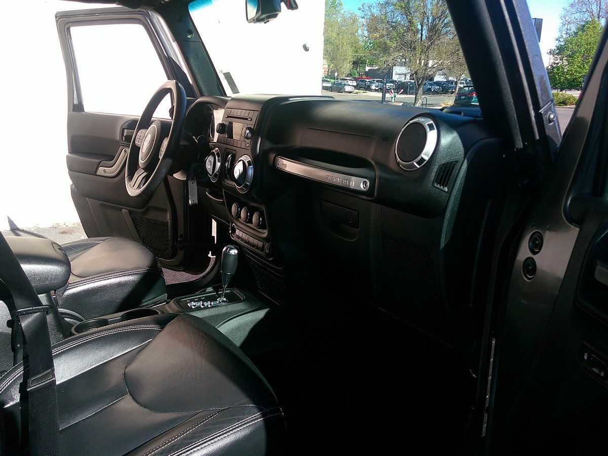 2017 Jeep Wrangler Unlimited Sahara - Photo 9