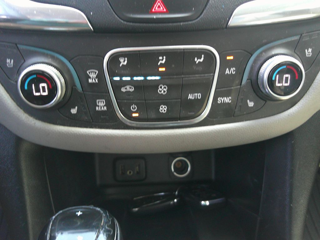 2018 Chevrolet Equinox Premier - Photo 17