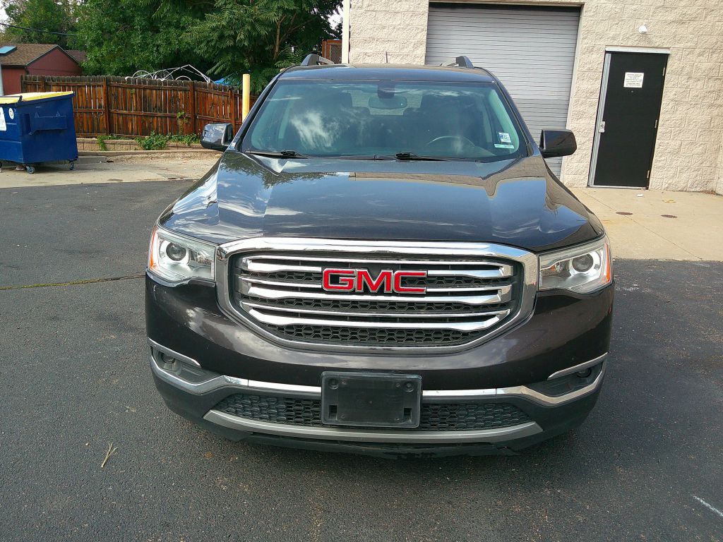 GMC Acadia photo 2