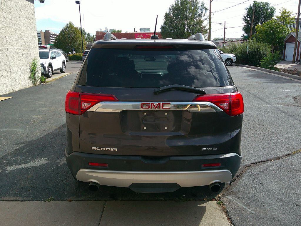 GMC Acadia photo 3