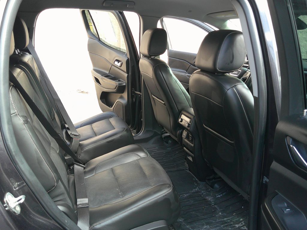 GMC Acadia photo 8