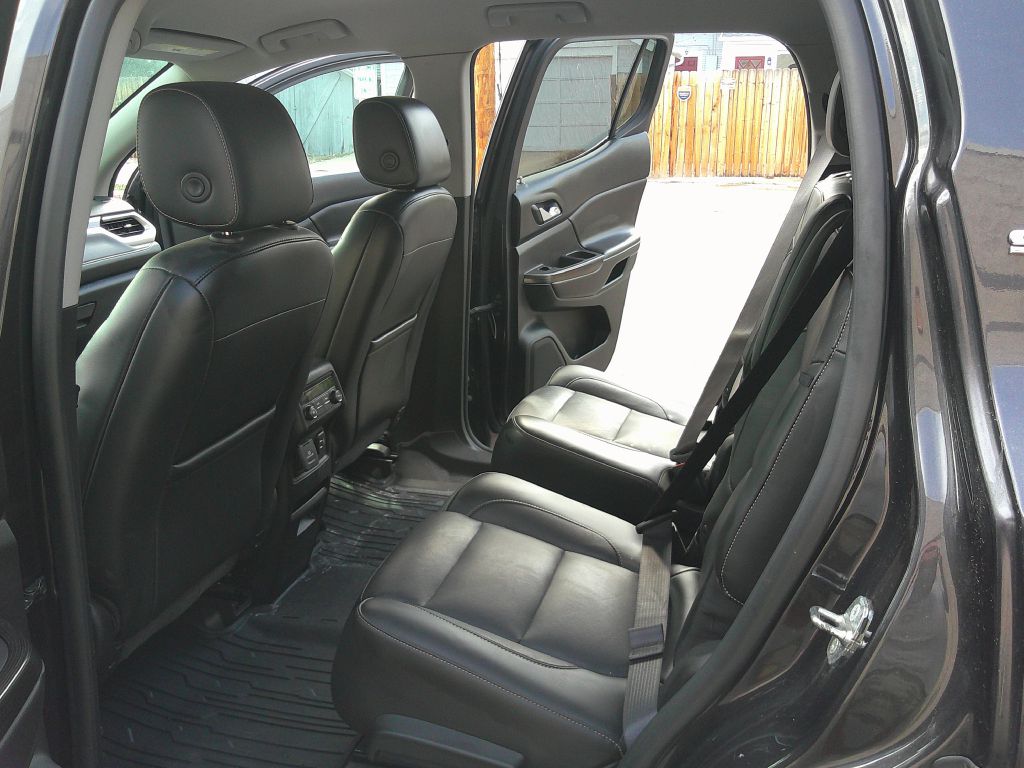 GMC Acadia photo 9
