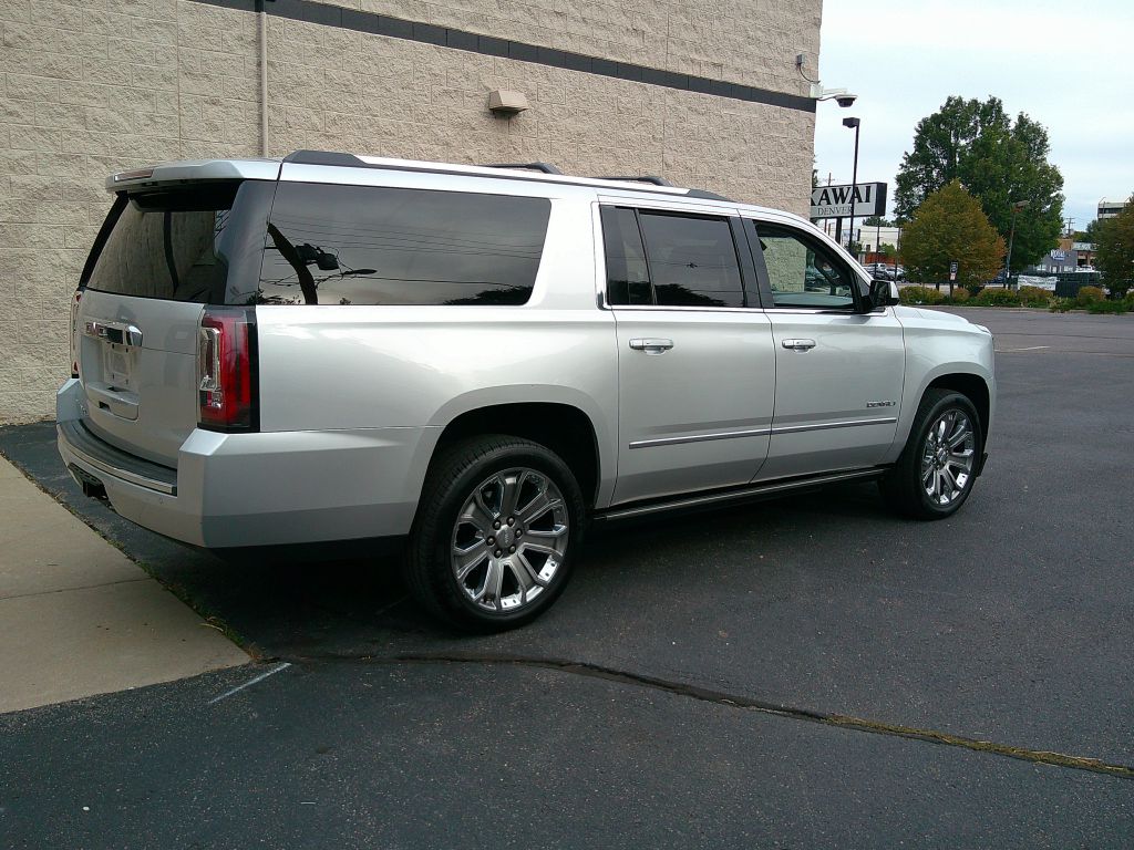 GMC Yukon XL photo 4