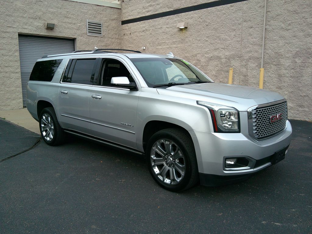GMC Yukon XL photo 6
