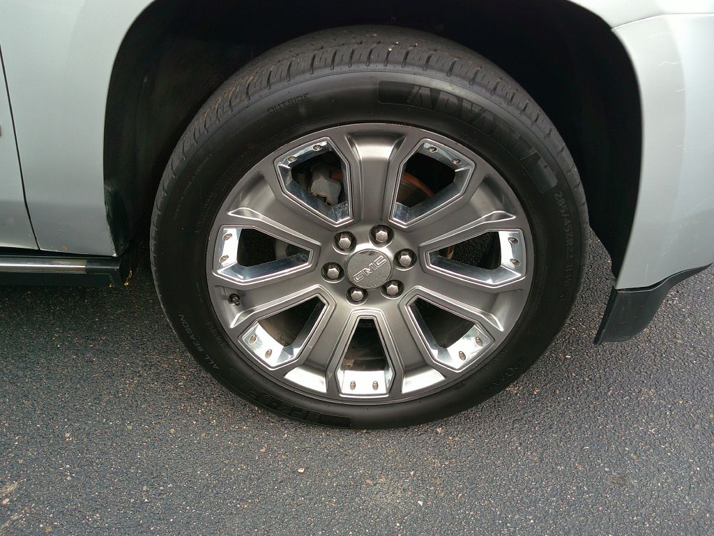 GMC Yukon XL photo 7