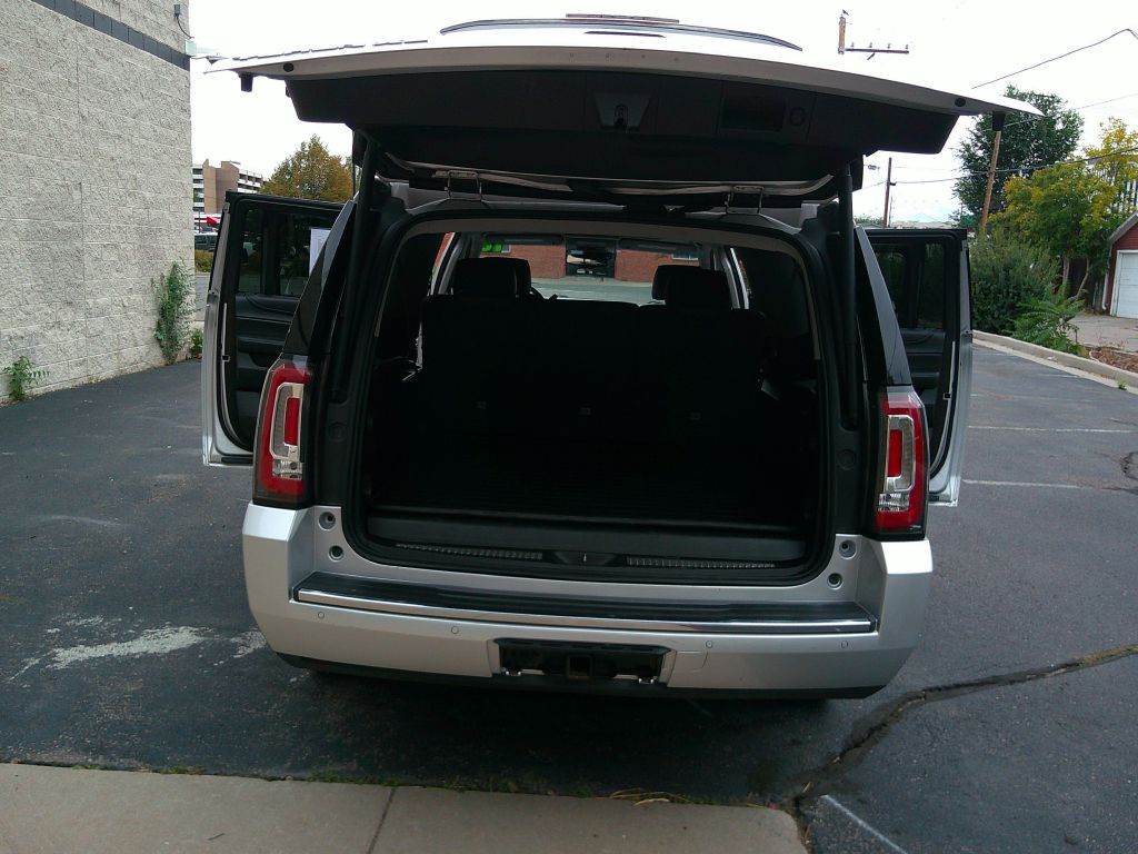 GMC Yukon XL photo 12