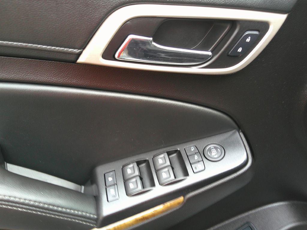 GMC Yukon XL photo 13