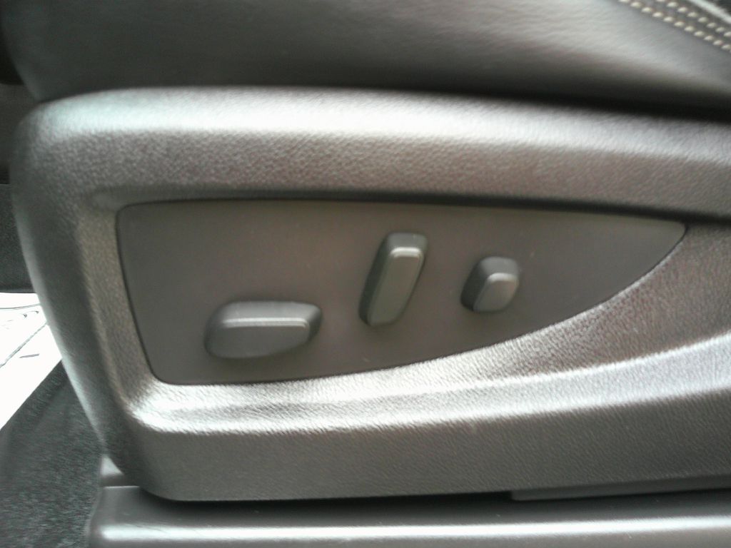 GMC Yukon XL photo 14