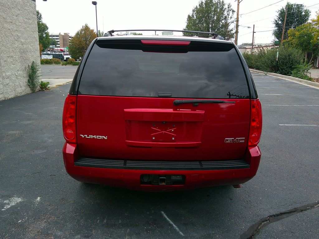 GMC Yukon photo 3
