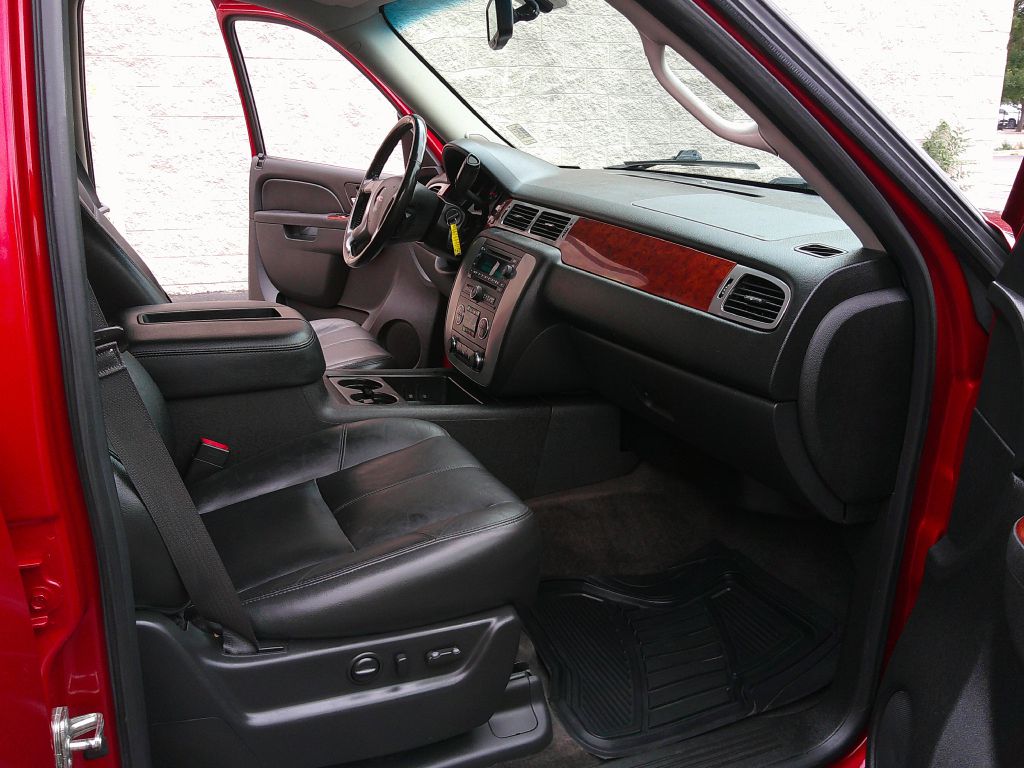 GMC Yukon photo 8