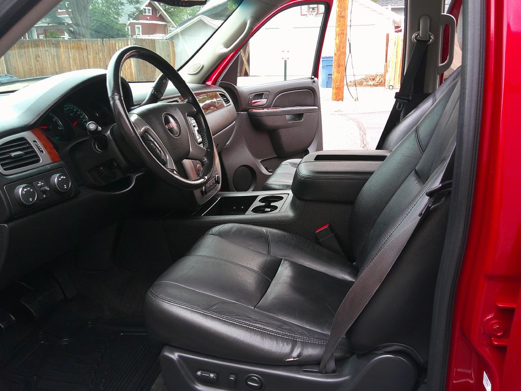 GMC Yukon photo 9