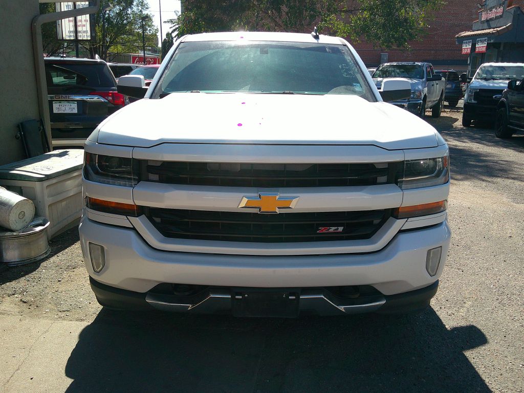 Photo 2 of this Chevrolet Silverado 1500