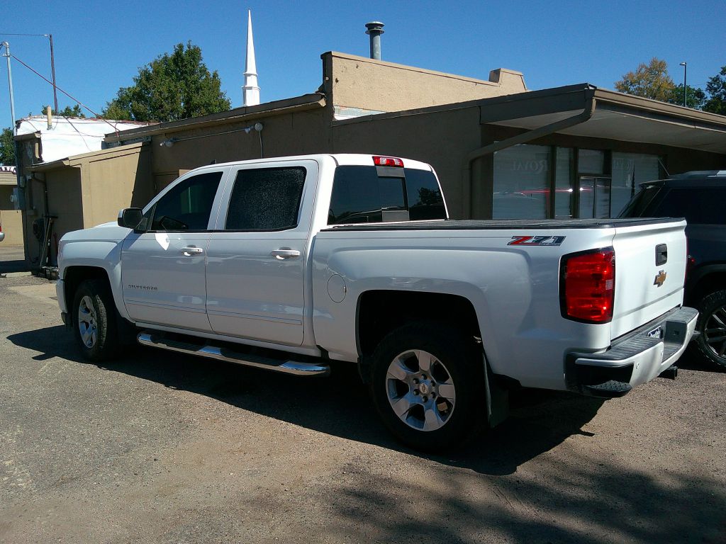 Photo 4 of this Chevrolet Silverado 1500
