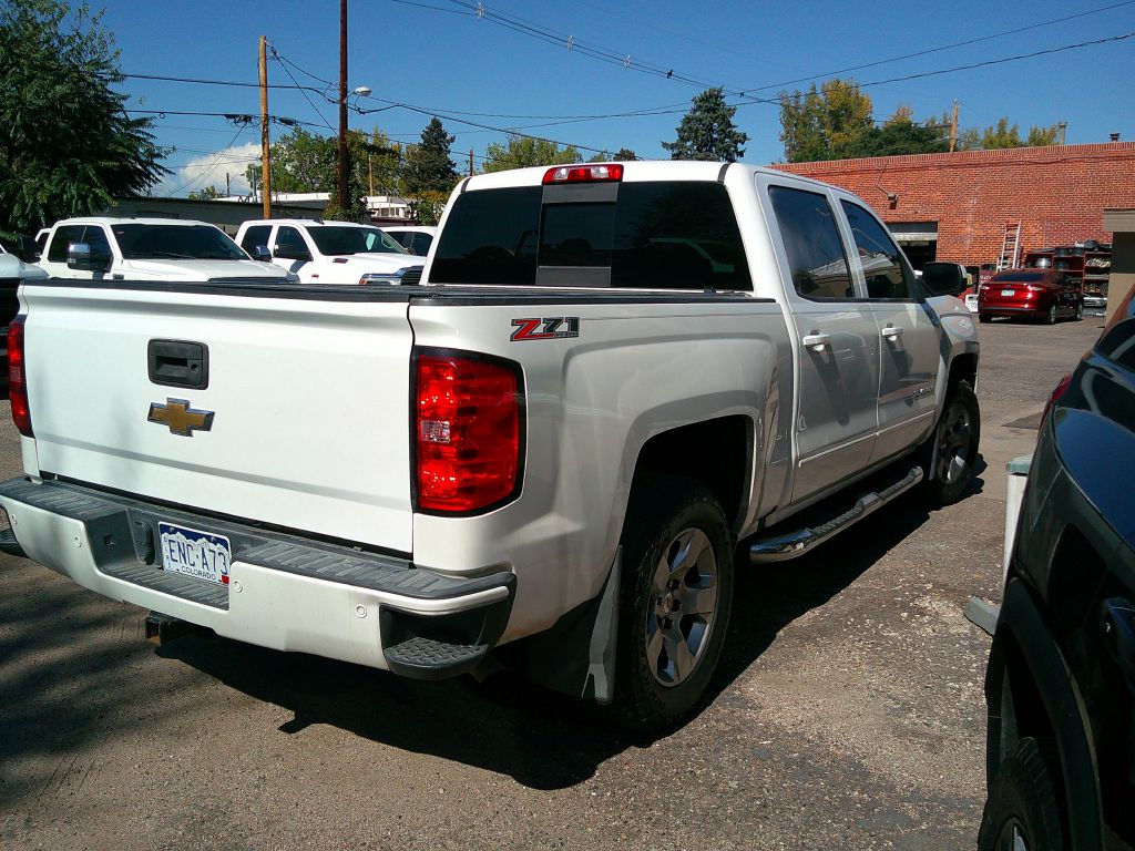 Photo 5 of this Chevrolet Silverado 1500