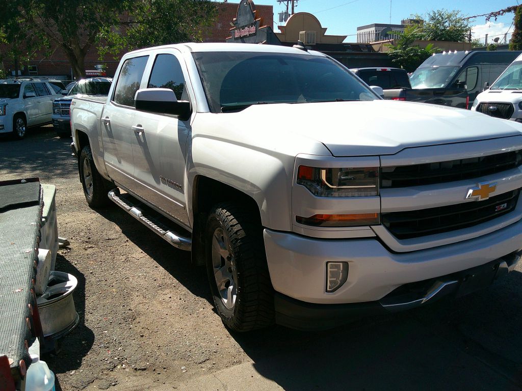 Photo 6 of this Chevrolet Silverado 1500