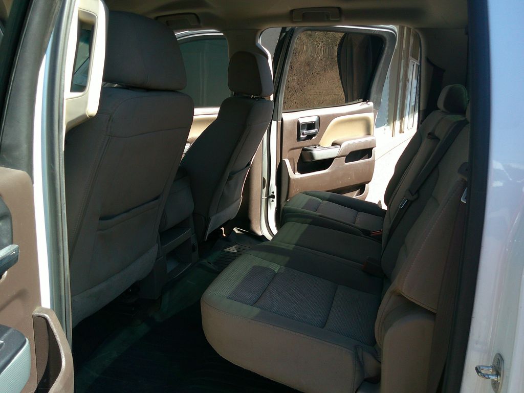 Photo 9 of this Chevrolet Silverado 1500