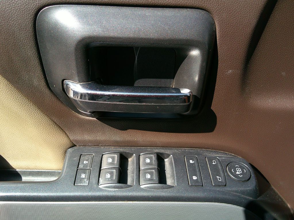 Photo 11 of this Chevrolet Silverado 1500