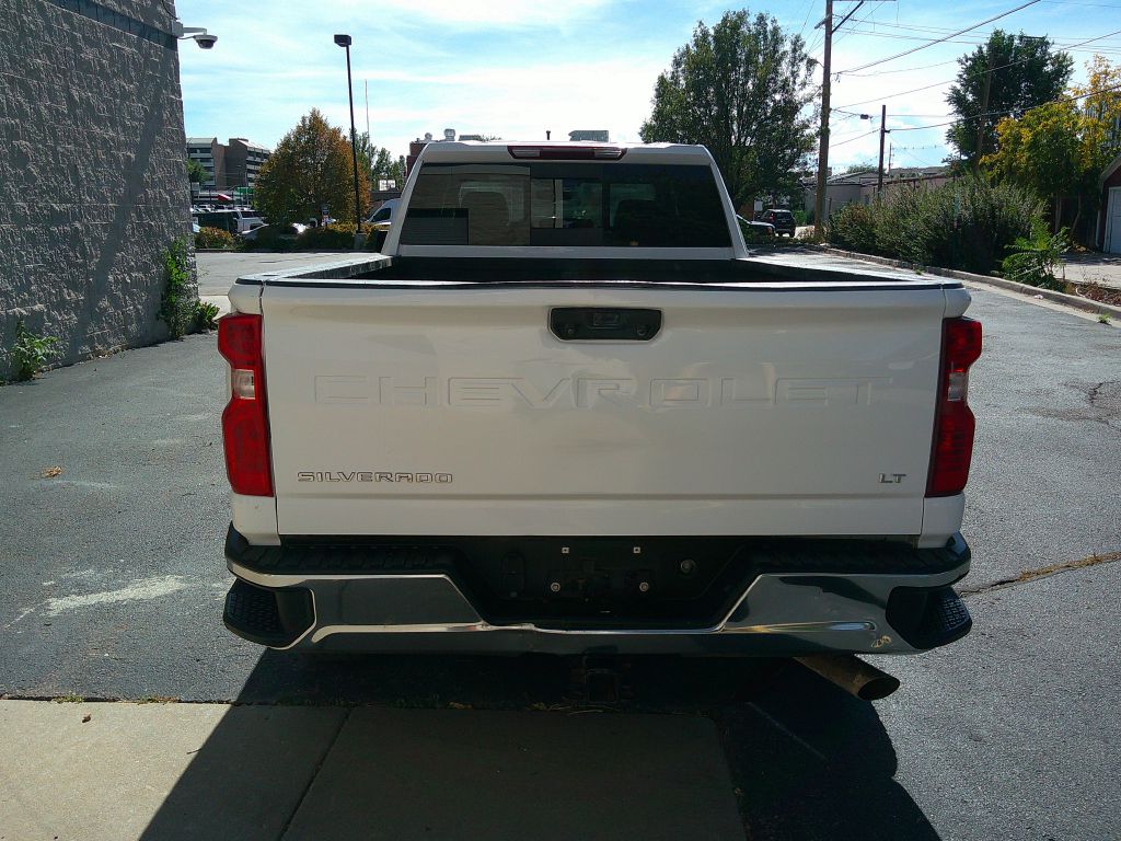 Photo 3 of this Chevrolet Silverado 2500HD