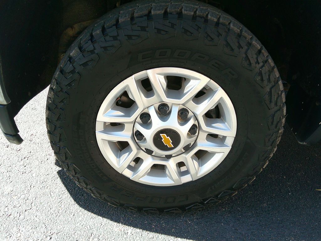 Photo 7 of this Chevrolet Silverado 2500HD