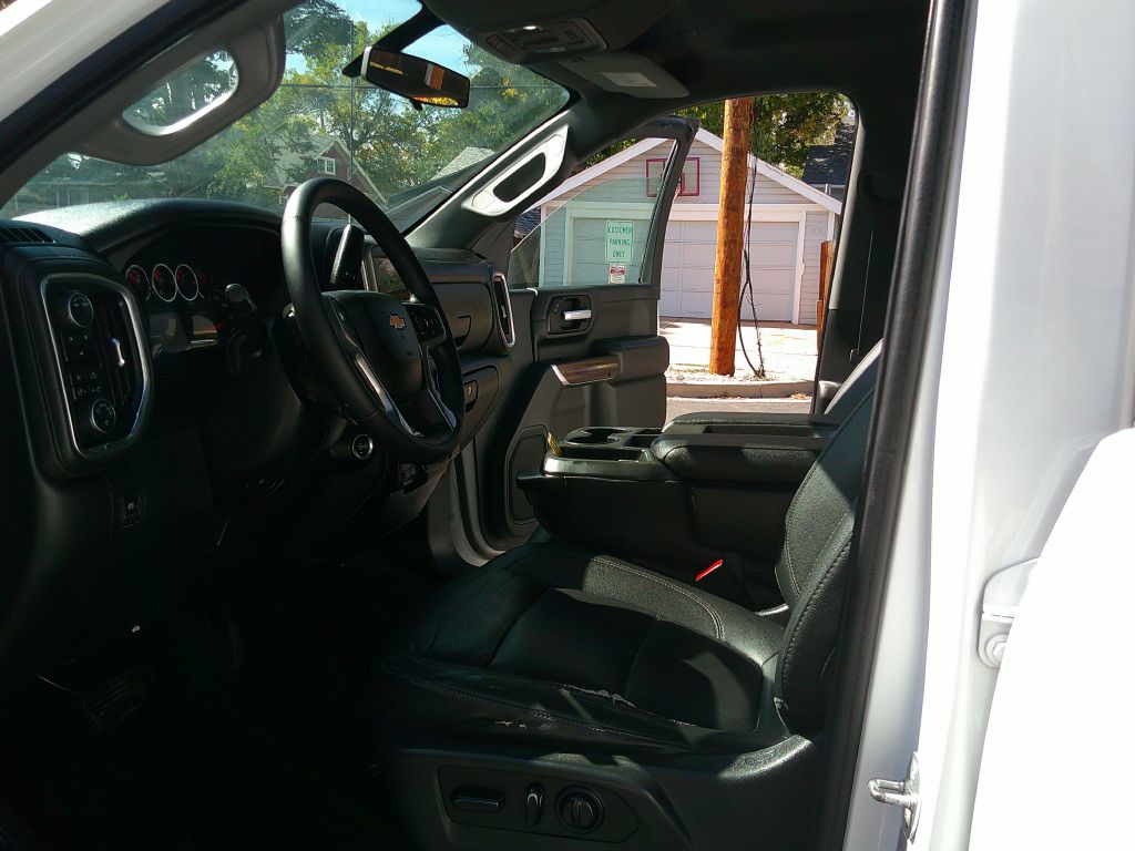 Photo 9 of this Chevrolet Silverado 2500HD