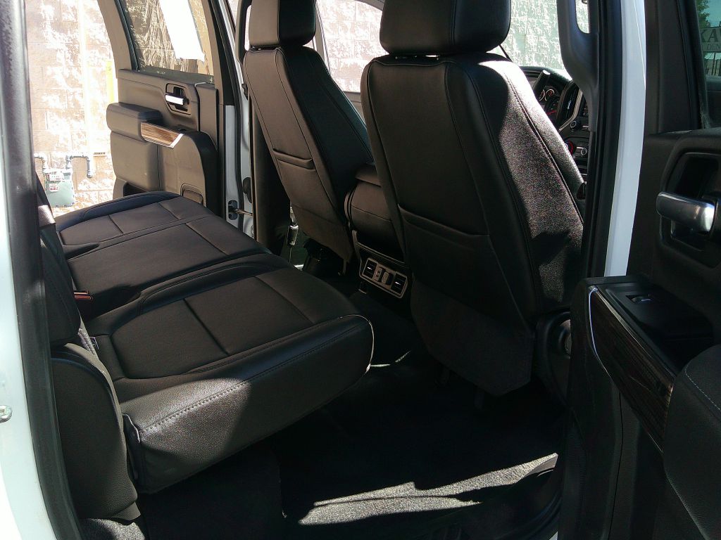 Photo 11 of this Chevrolet Silverado 2500HD