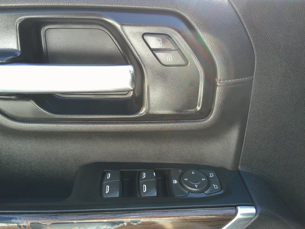 Photo 12 of this Chevrolet Silverado 2500HD