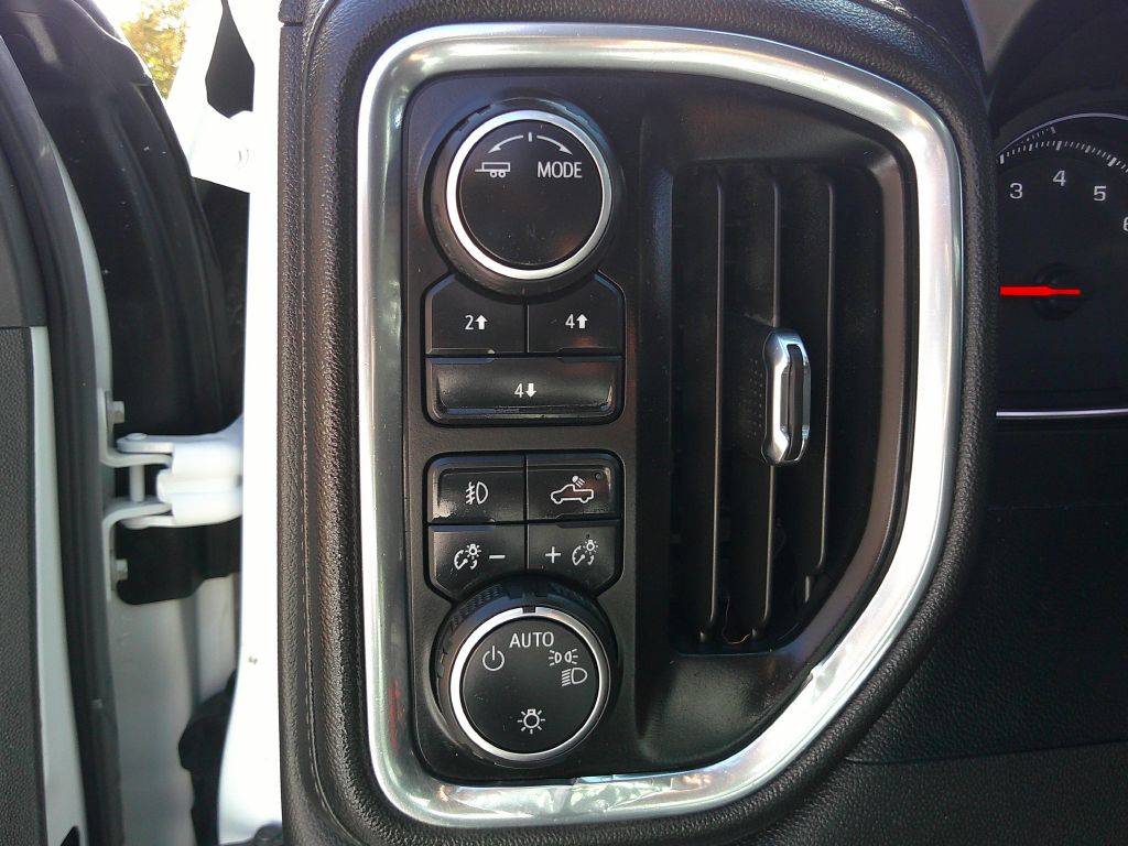 Photo 14 of this Chevrolet Silverado 2500HD