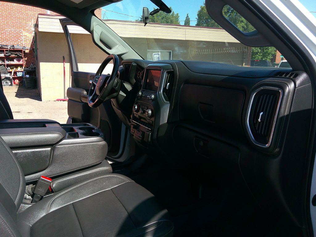 Chevrolet Silverado photo 8