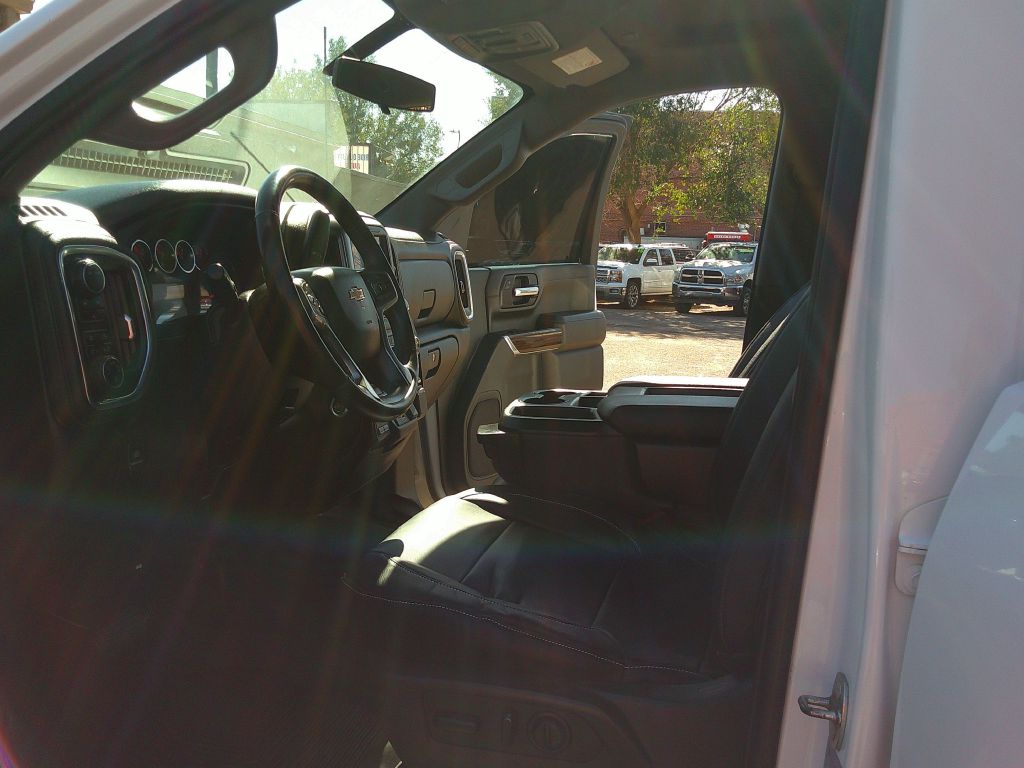 Chevrolet Silverado photo 9
