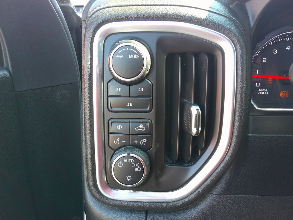 Chevrolet Silverado photo 13