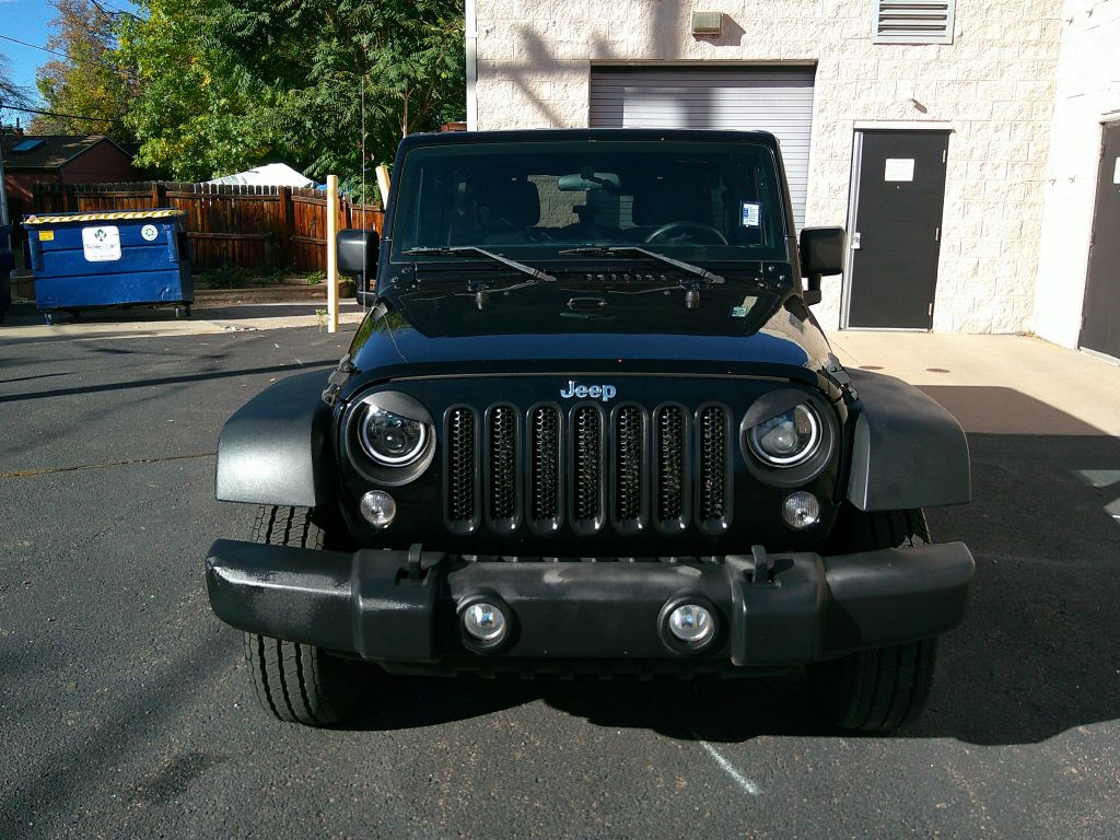 Jeep Wrangler photo 2