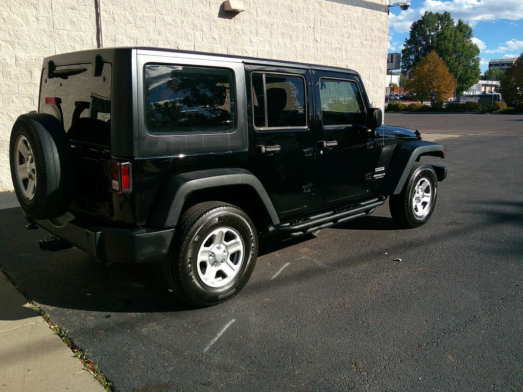 Jeep Wrangler photo 4