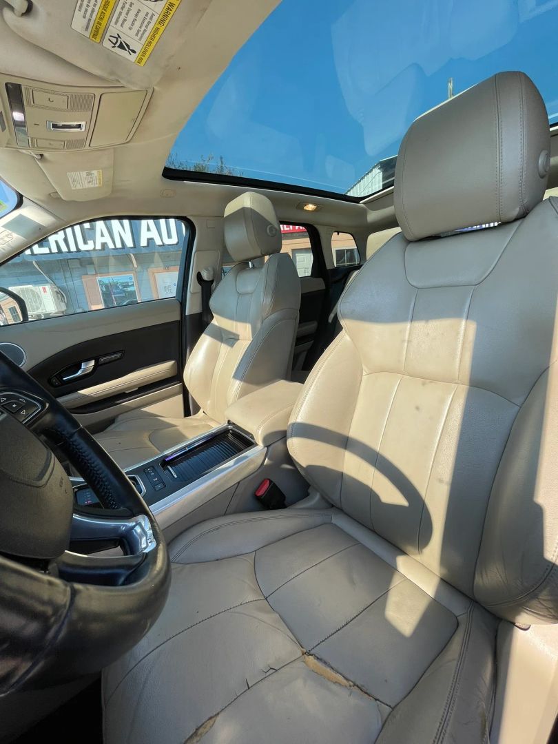 Photo 12 of this Land Rover Range Rover Evoque