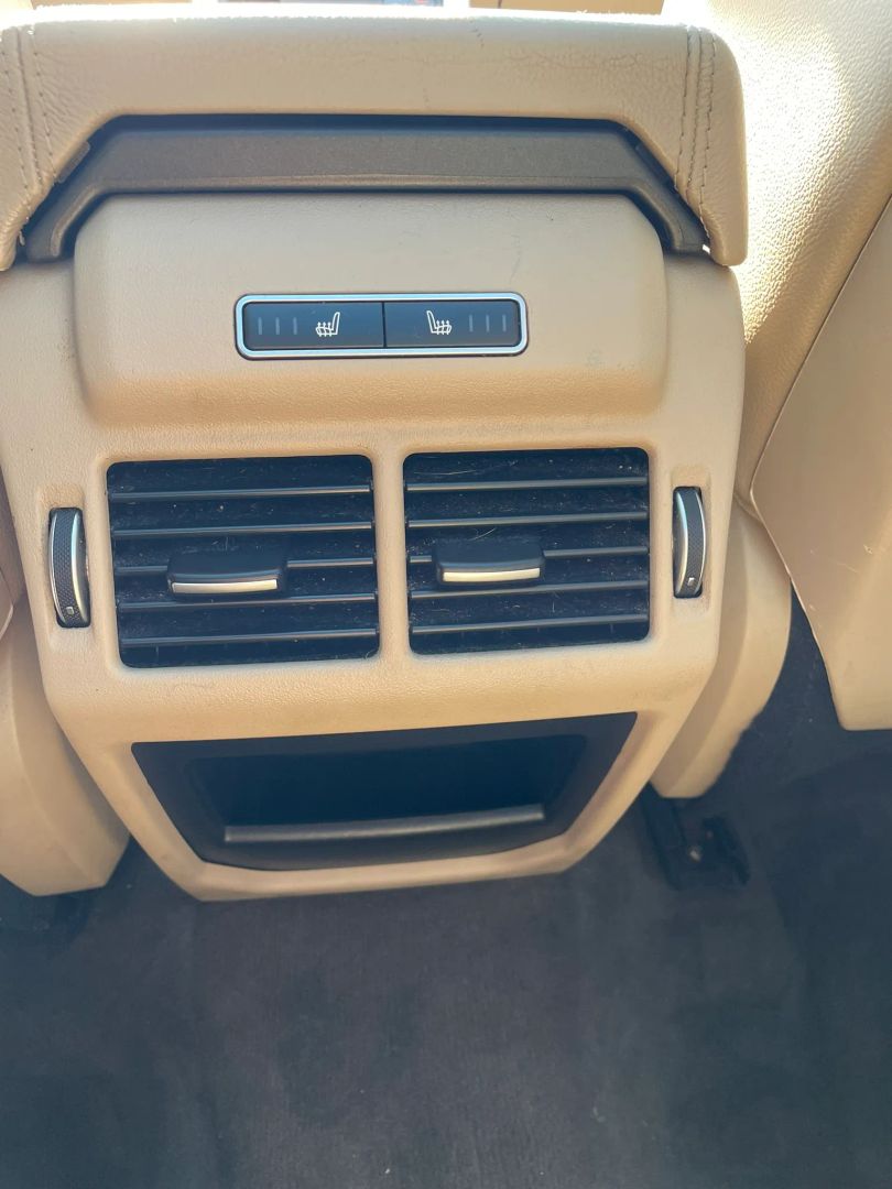 Photo 13 of this Land Rover Range Rover Evoque
