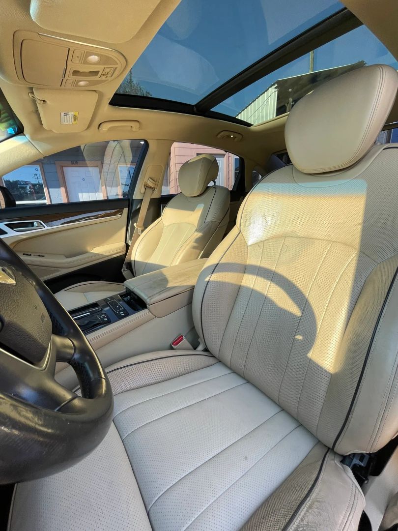 Photo 10 of this Hyundai Genesis