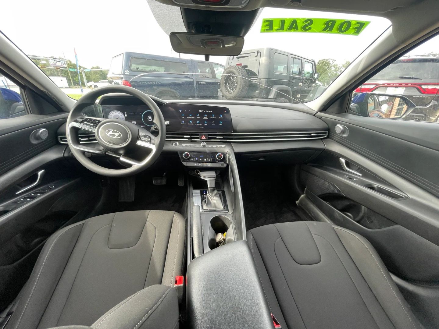 Photo 8 of this Hyundai Elantra