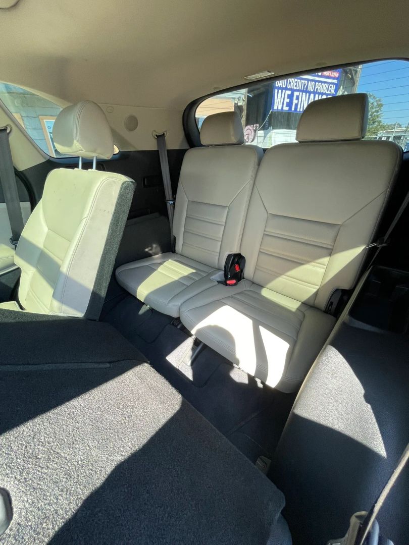 Photo 16 of this Kia Sorento