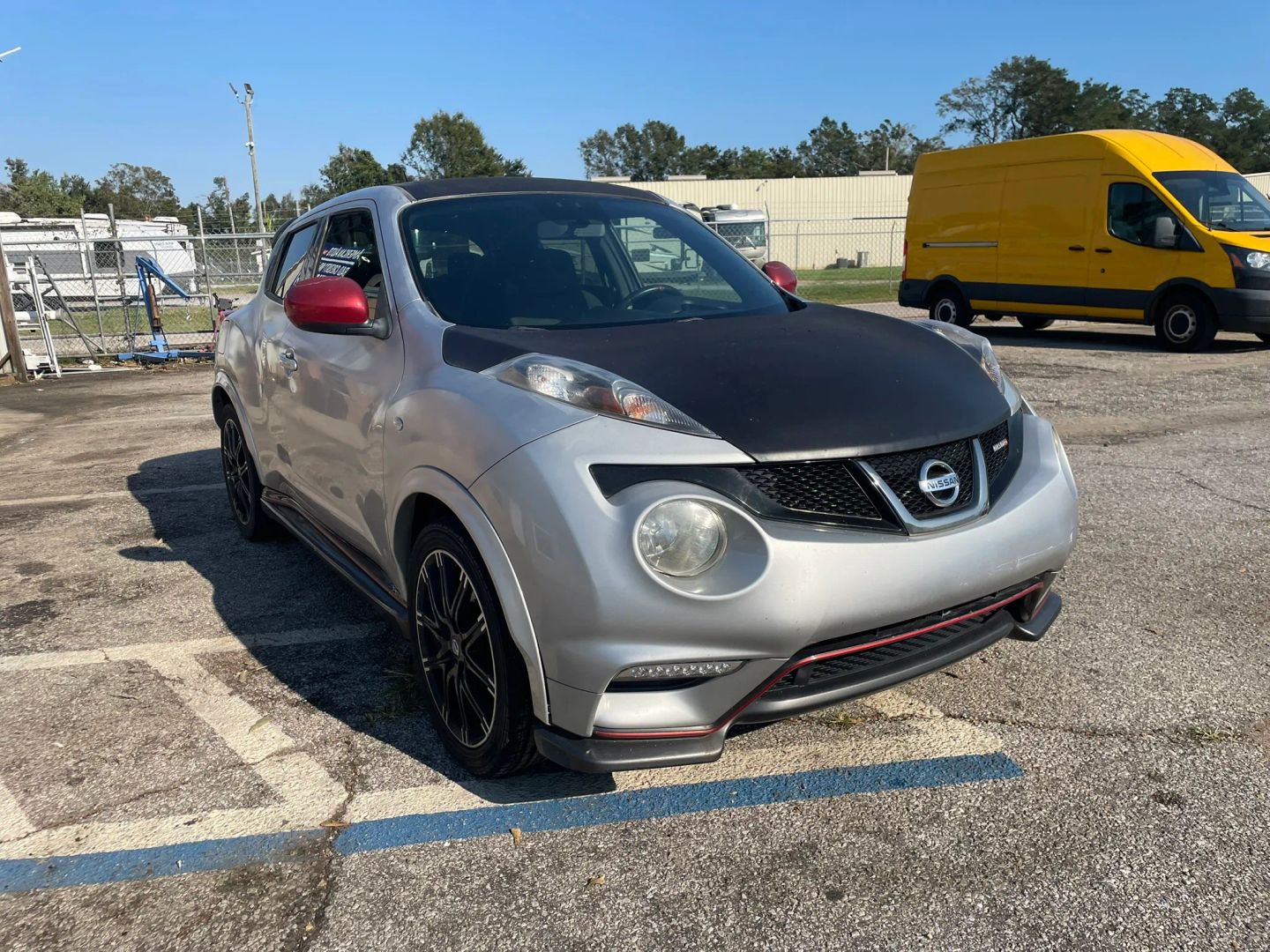 Photo 4 of this Nissan JUKE