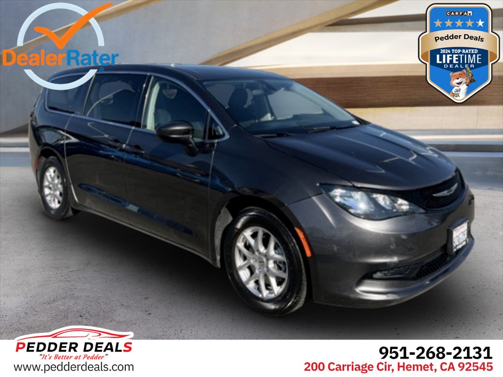 2022 Chrysler Voyager LX FWD