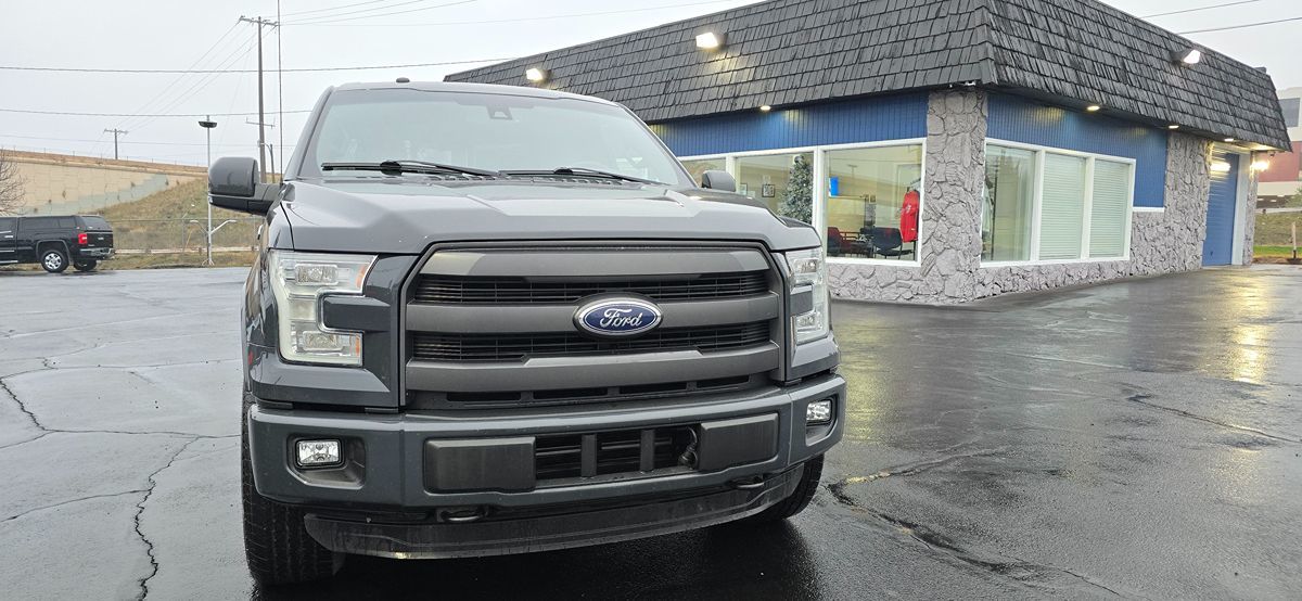 2016 Ford F-150 Lariat photo 2