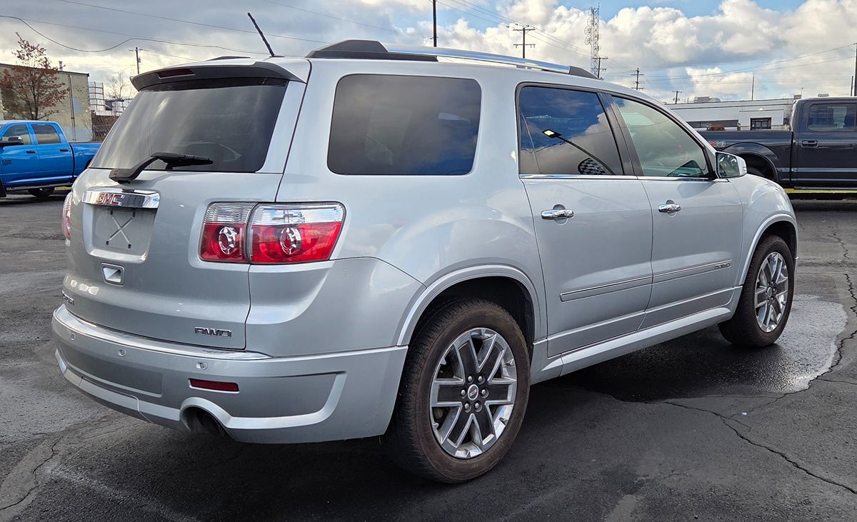 2012 Gmc Acadia Denali photo 2