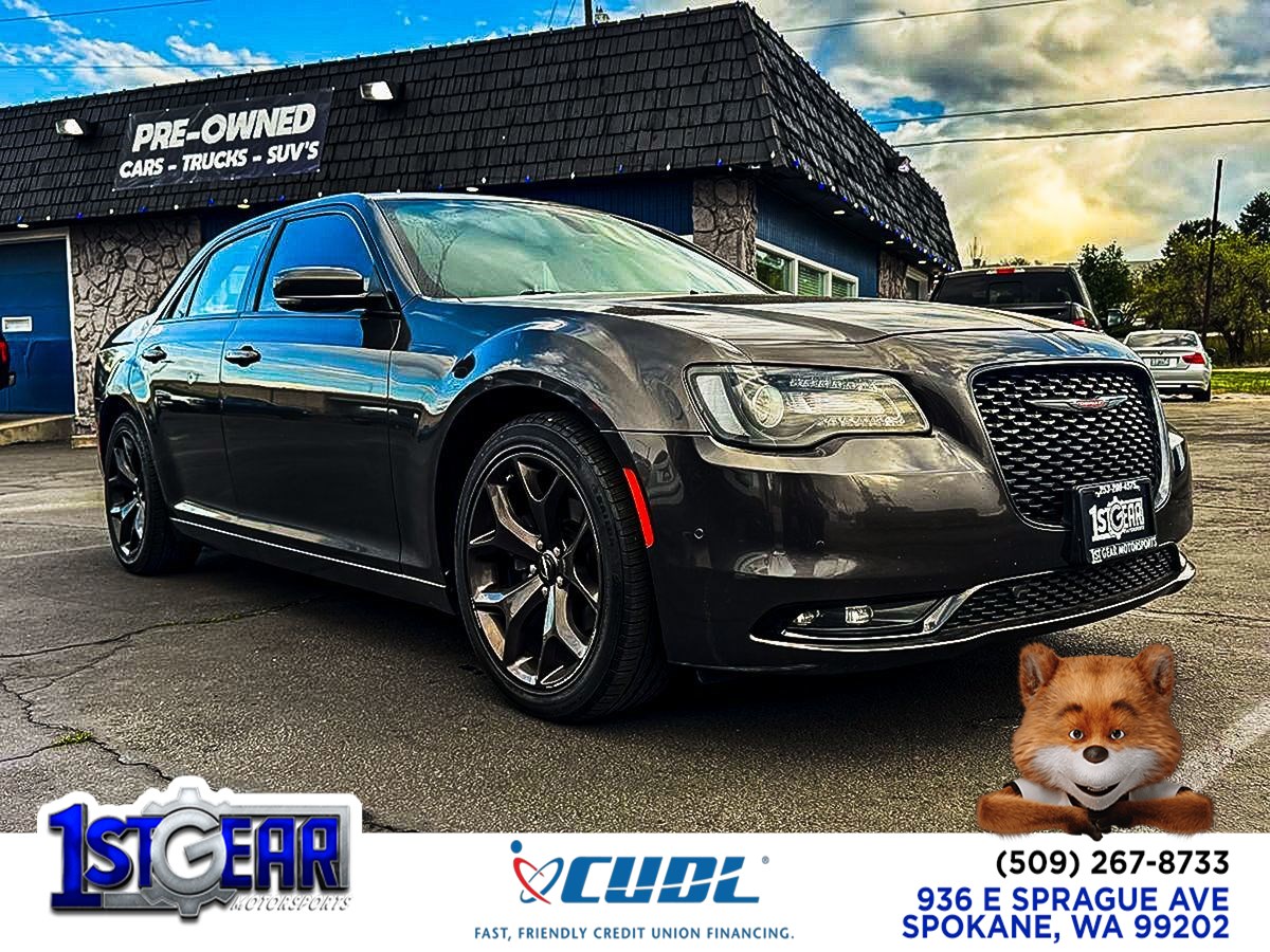 2022 Chrysler 300 S's photo