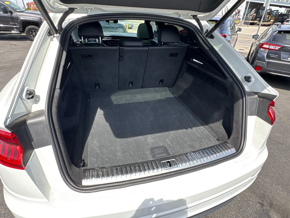 2021 Audi Q8 Premium - Photo 9