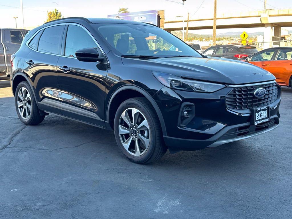2025 Ford Escape Platinum - Photo 4