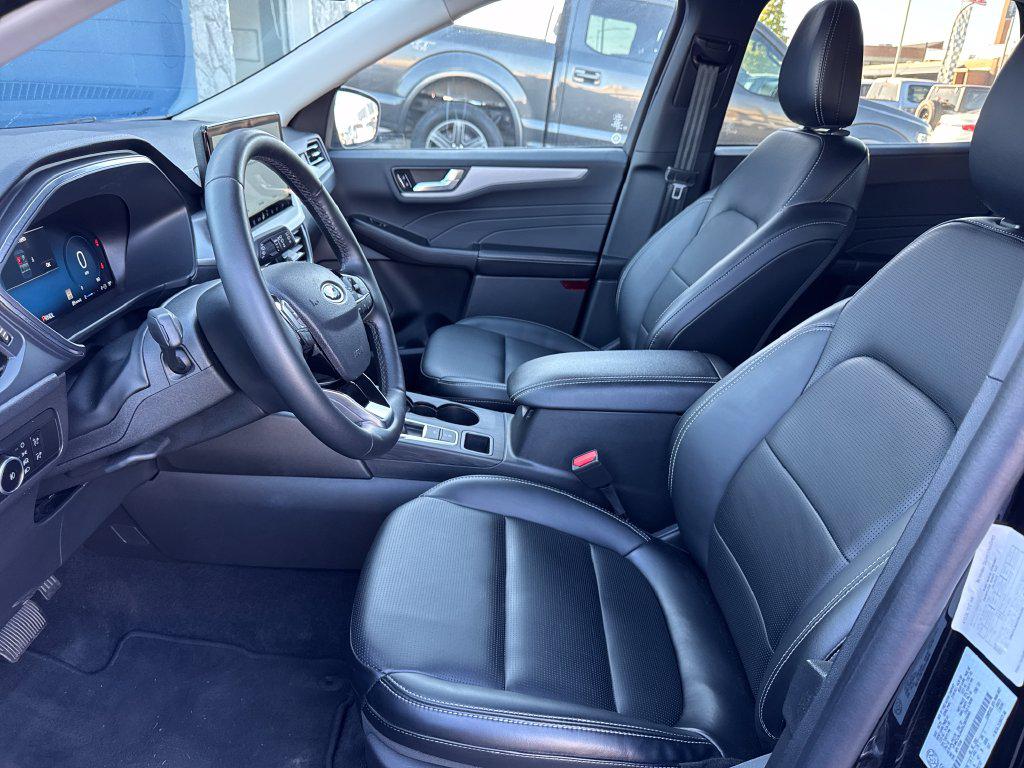 2025 Ford Escape Platinum - Photo 22