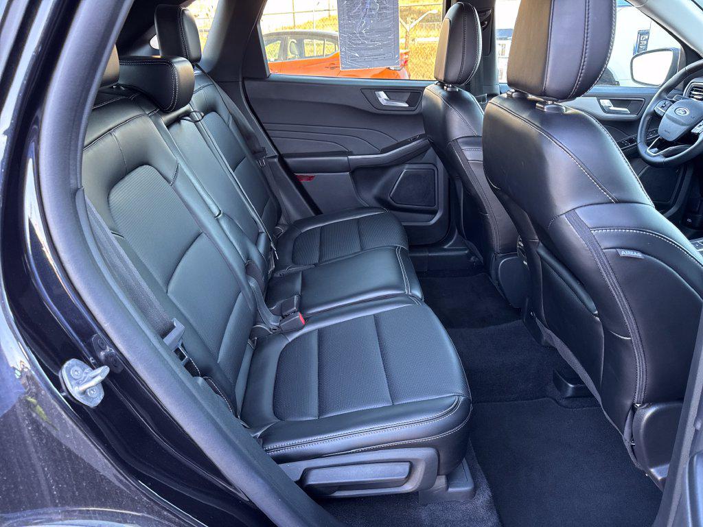 2025 Ford Escape Platinum - Photo 36